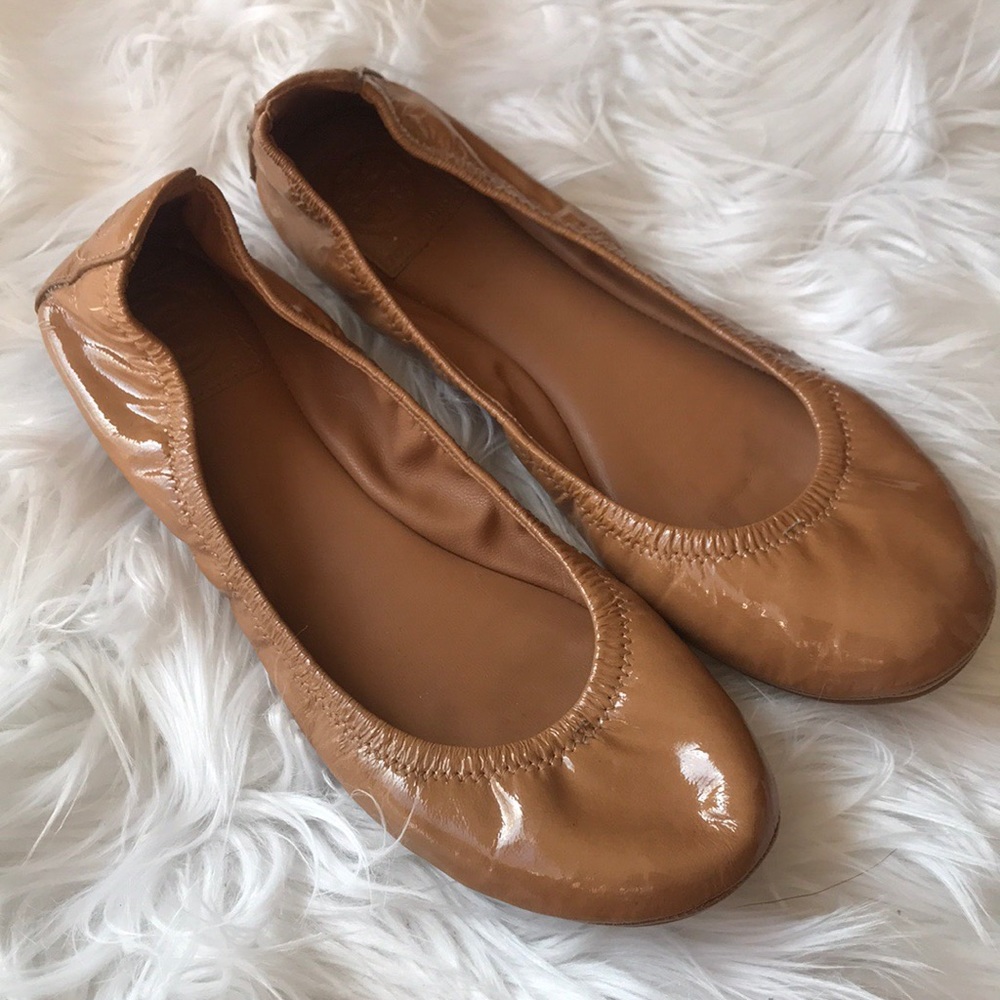 Tory Burch Patent Leather Ballerina Flats in Tan